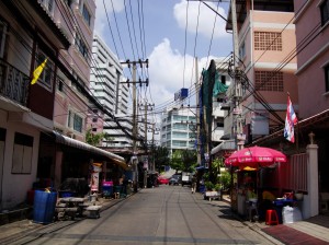 View of Ratchada soi 10 walking towards Ratchada road
